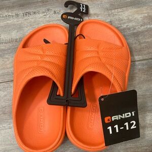 Toddler Boys basketball slides size 11/12